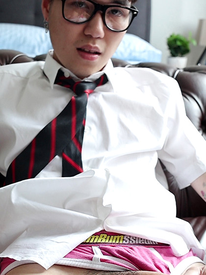 My cute mate Andrew Tran is getting off