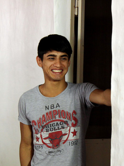 Two horny gay boys kiss and give head